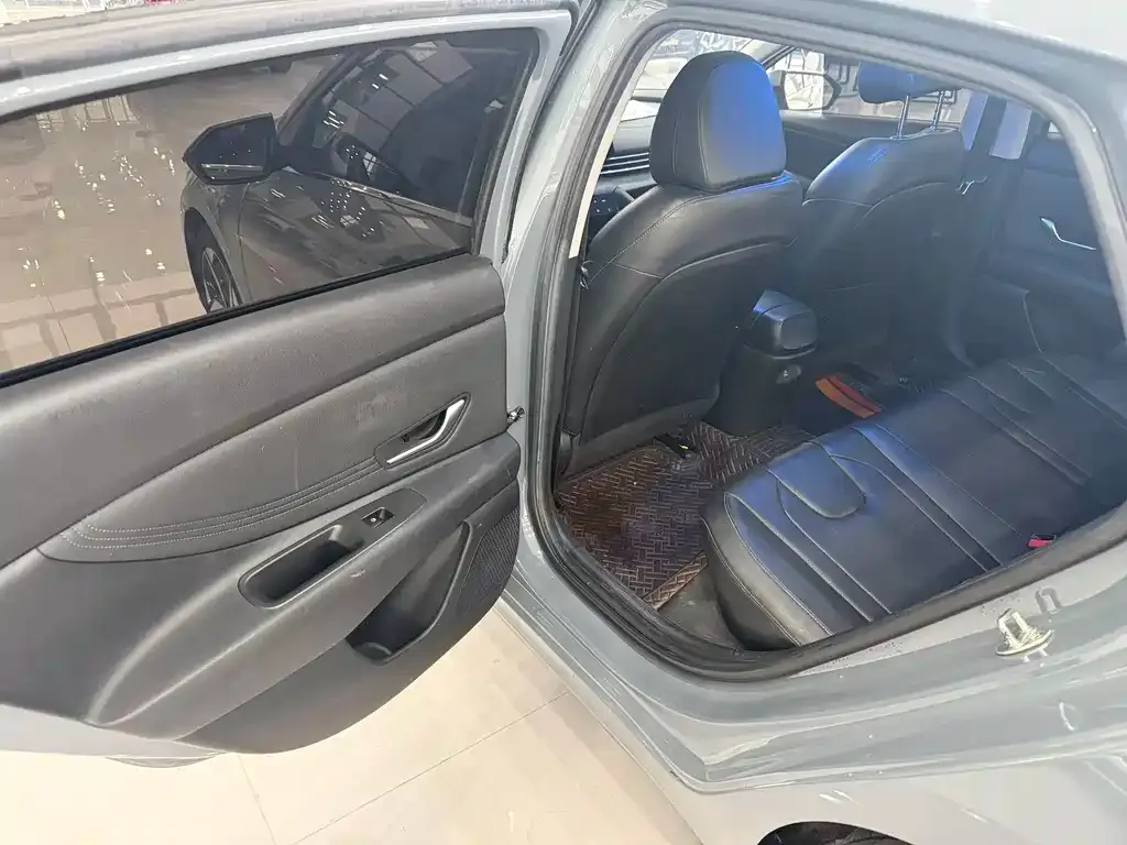 Hyundai Elantra 2022 из CN, фото 10