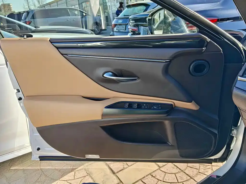 Lexus ES 2021 из CN, фото 5