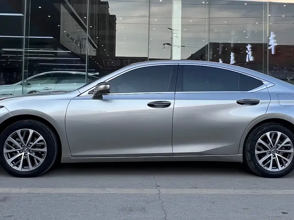 Lexus ES — фото 4