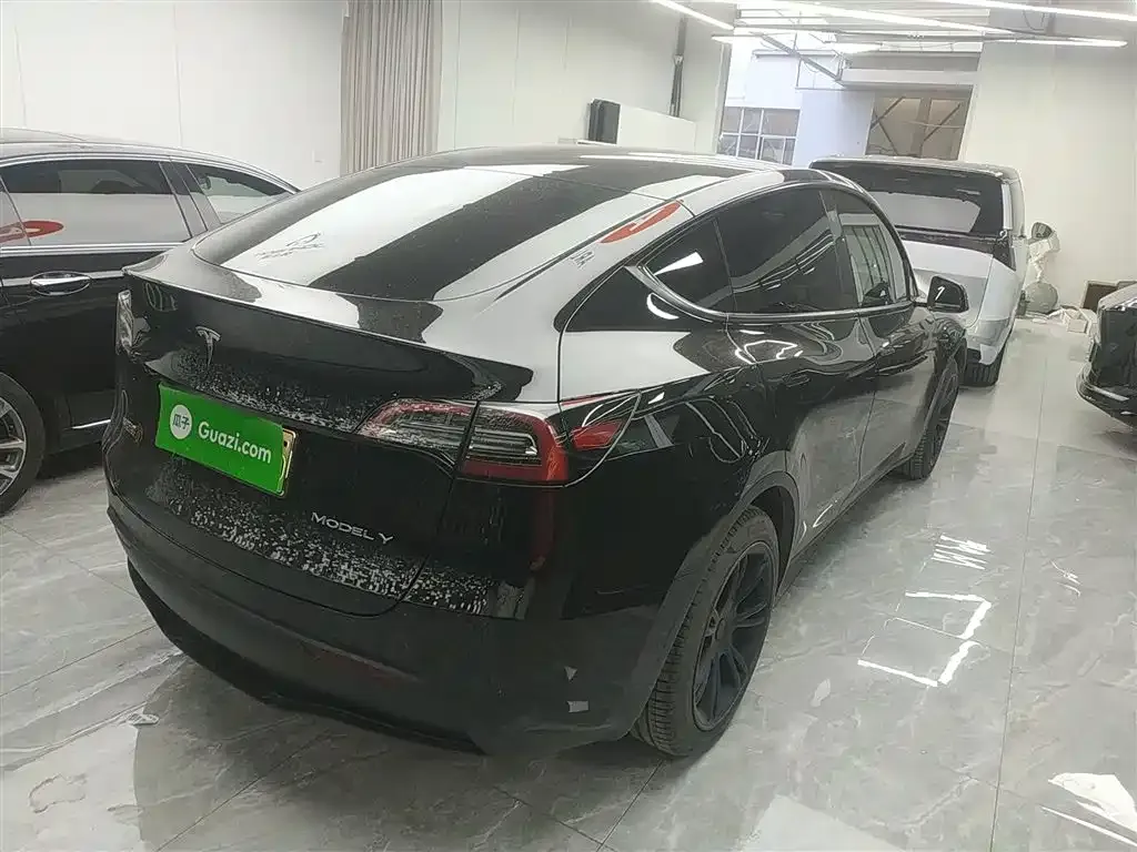 Tesla Model Y 2023 из CN, фото 3