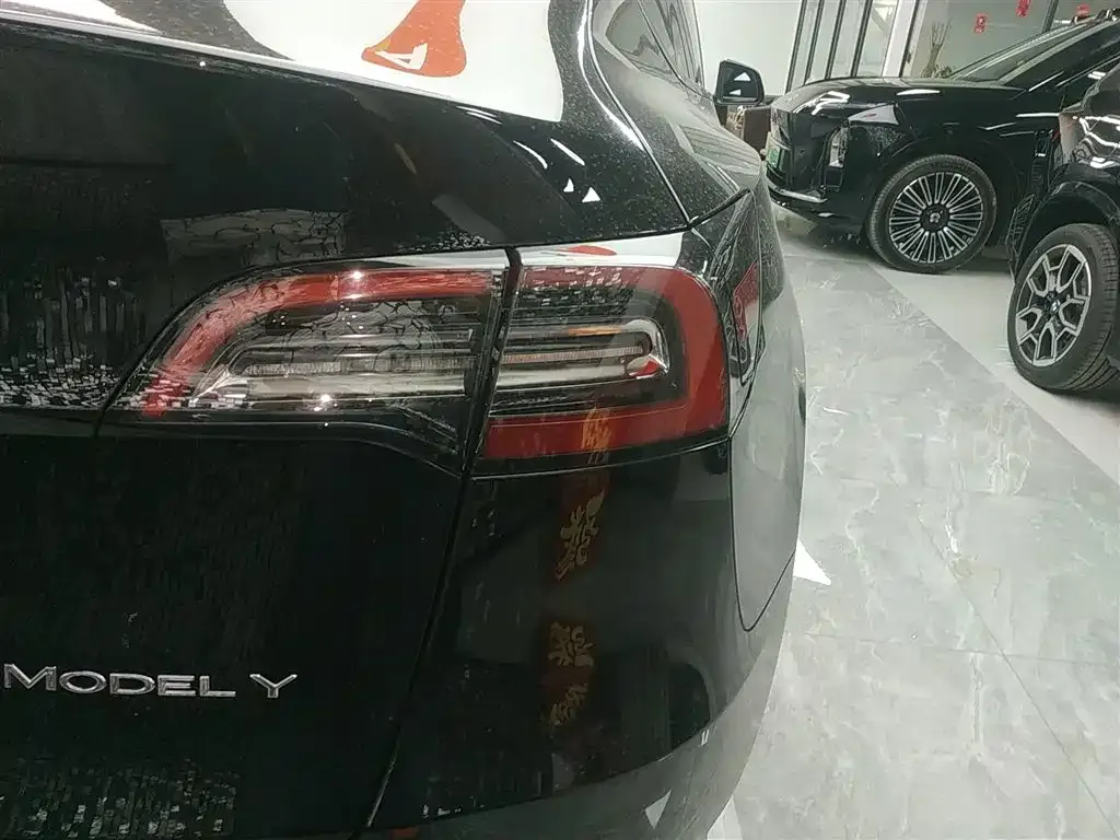 Tesla Model Y 2023 из CN, фото 10