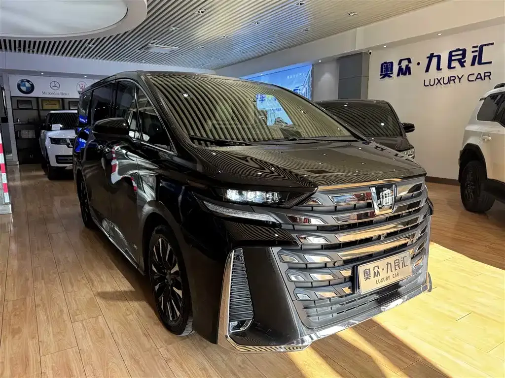 Toyota Vellfire 2024 из CN, фото 1