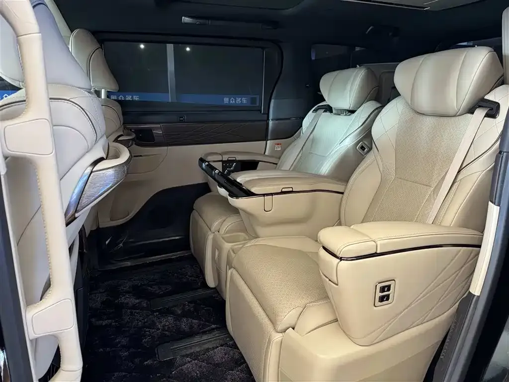 Toyota Vellfire 2024 из CN, фото 4