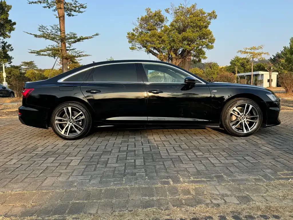 Audi A6L 2022 из CN, фото 4