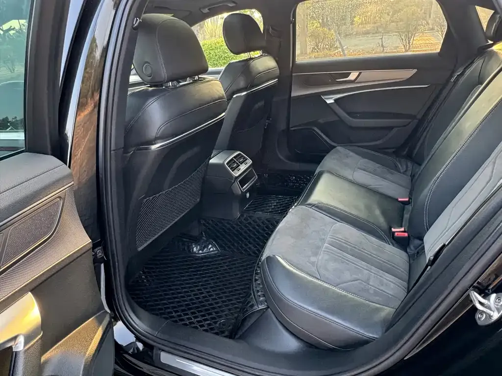 Audi A6L 2022 из CN, фото 2