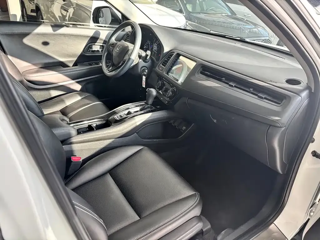 Honda Vezel 2021 из CN, фото 8