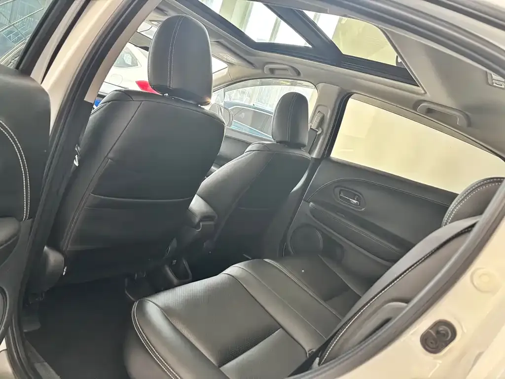 Honda Vezel 2021 из CN, фото 10