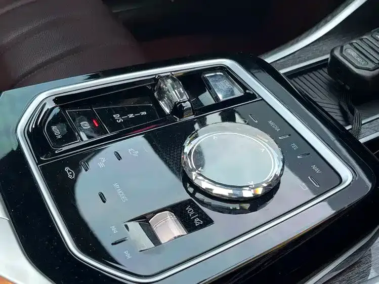 BMW 7 Series 2023 из CN, фото 3