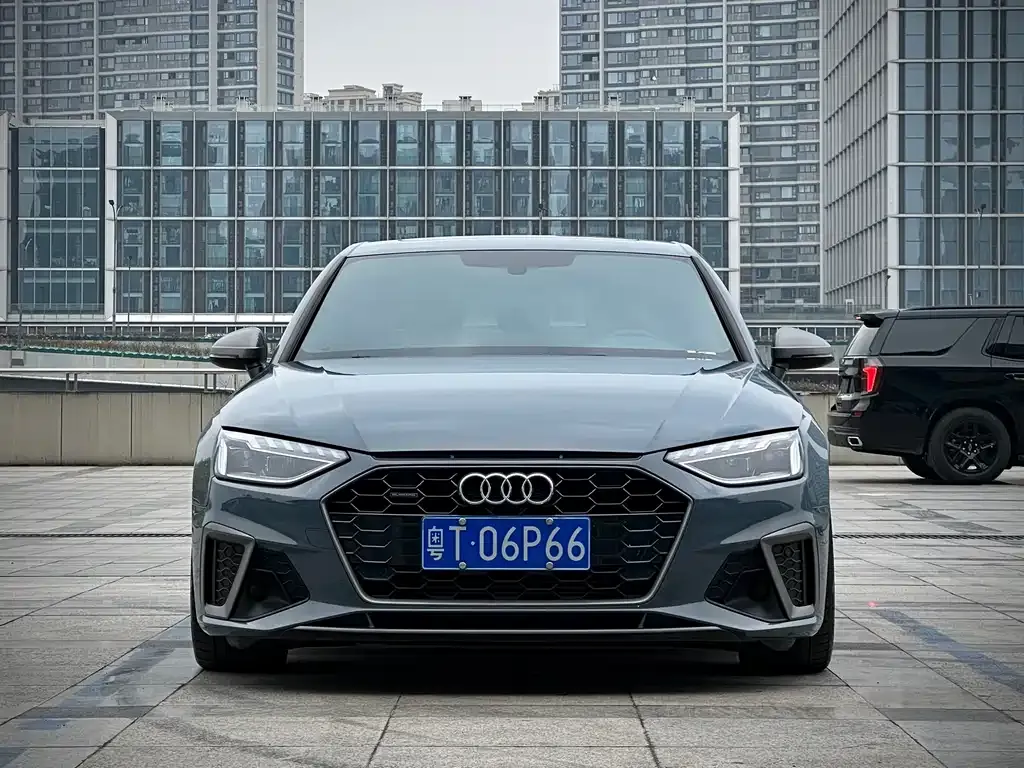Audi A4L 2023 из CN, фото 2