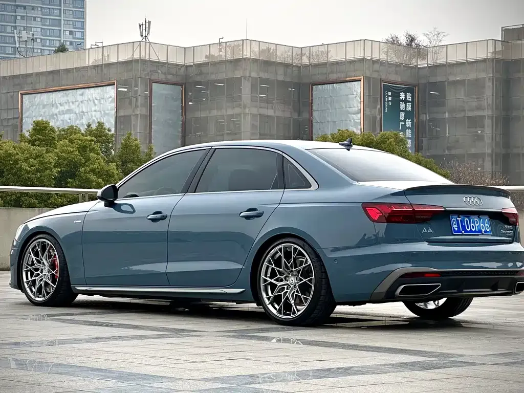 Audi A4L 2023 из CN, фото 7