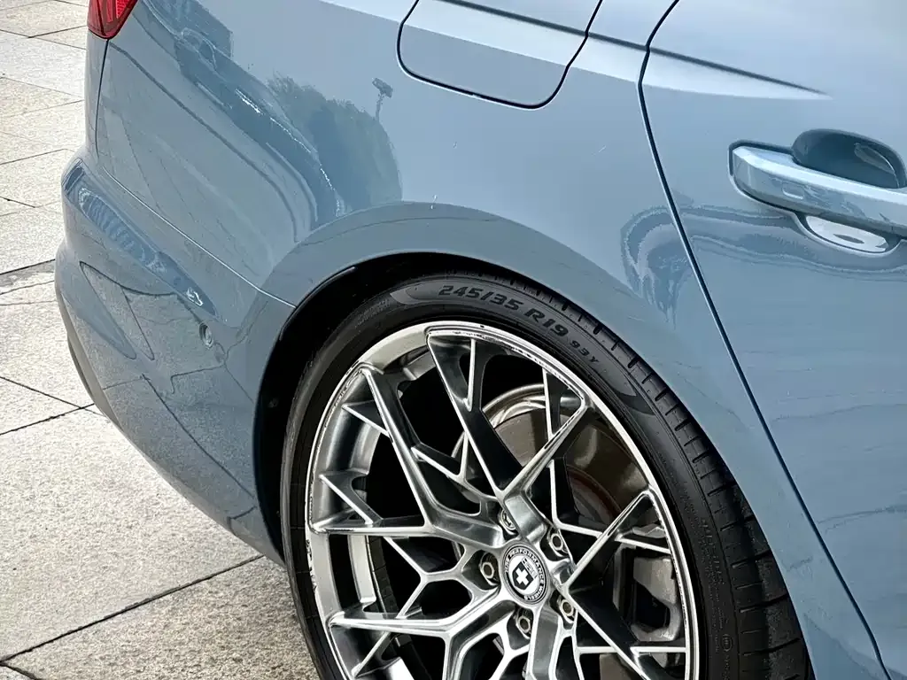 Audi A4L 2023 из CN, фото 8