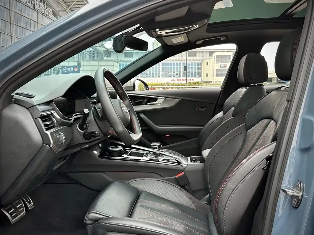 Audi A4L 2023 из CN, фото 10
