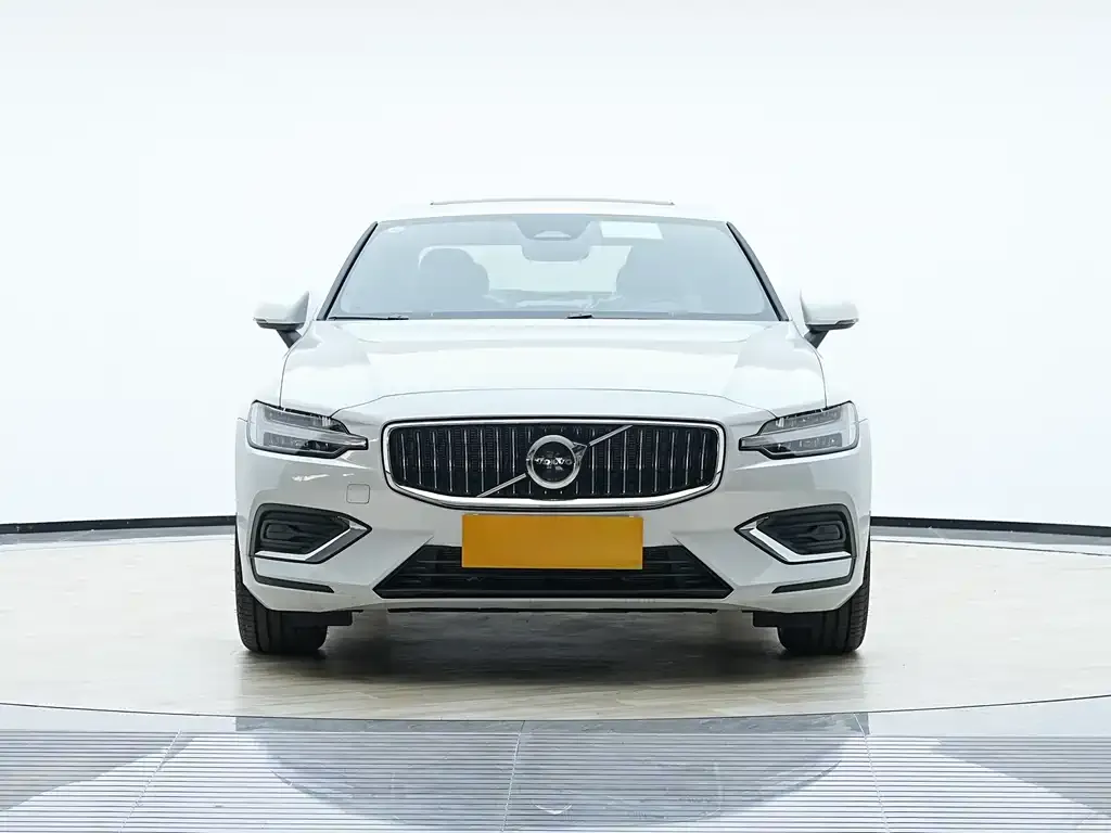 Volvo S60 2026 из CN, фото 2