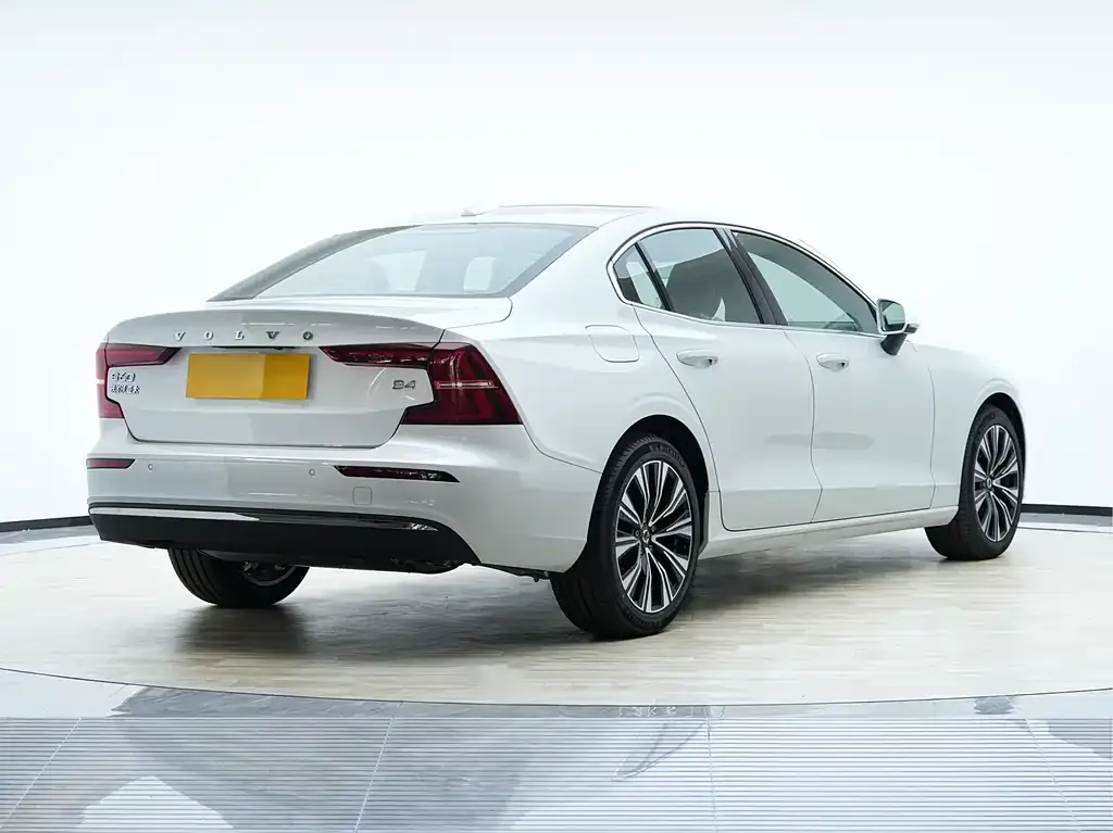 Volvo S60 2026 из CN, фото 6