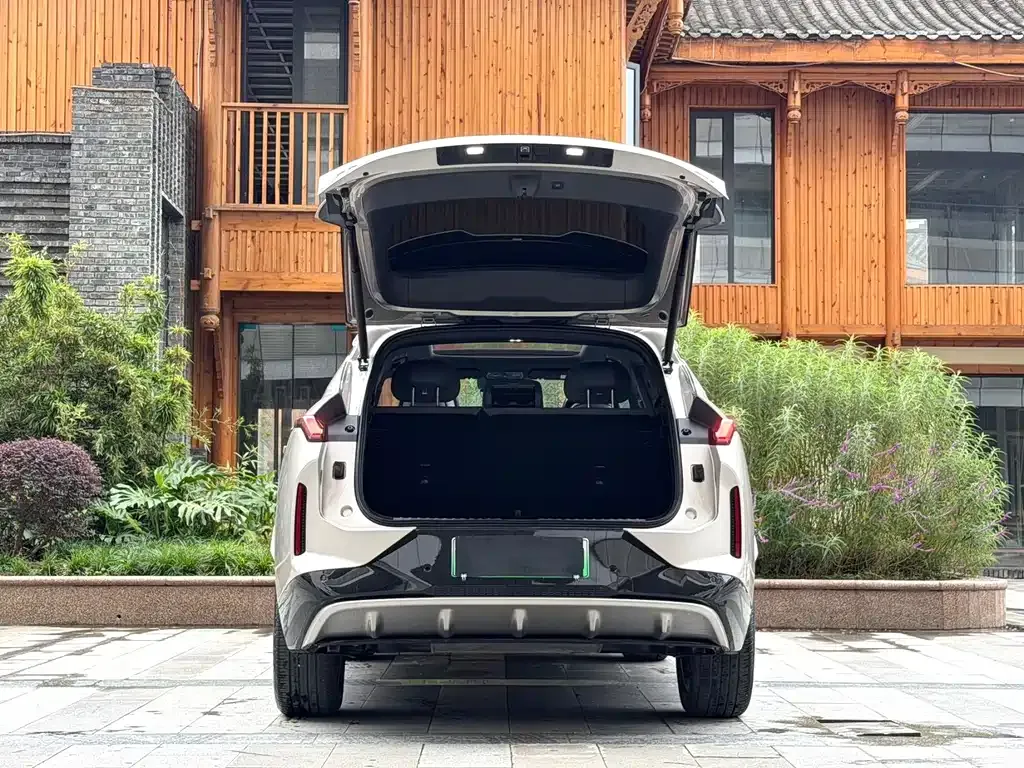 Lynk & Co 08 EM-P 2024 из CN, фото 8