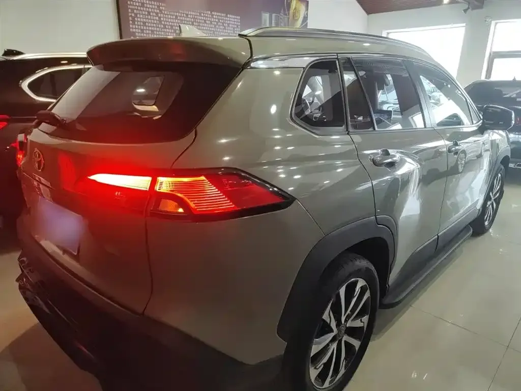 Toyota Corolla Cross 2022 из CN, фото 10