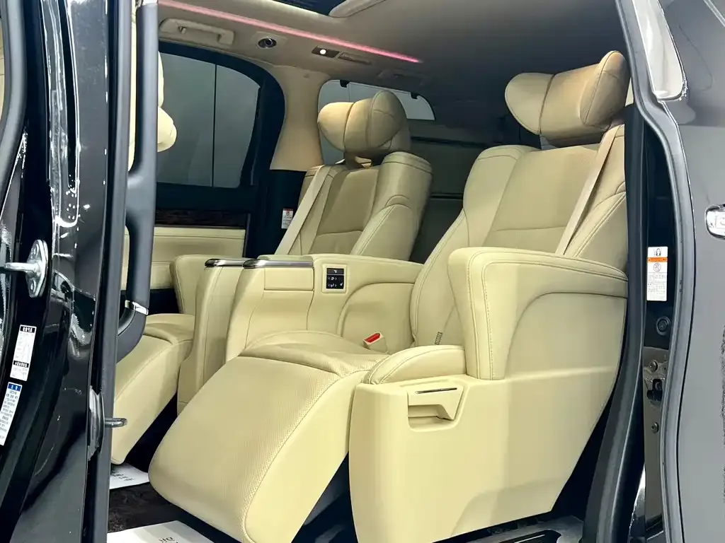 Toyota Alphard 2021 из CN, фото 7