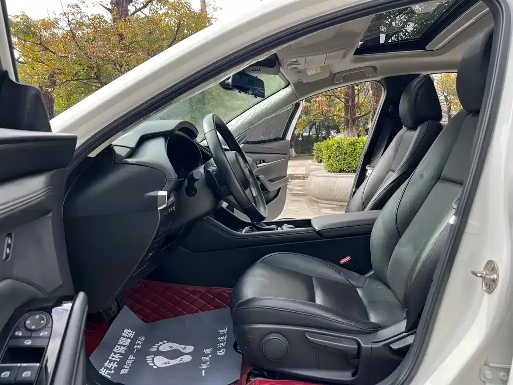 Mazda 3 Axela 2022 из CN, фото 4