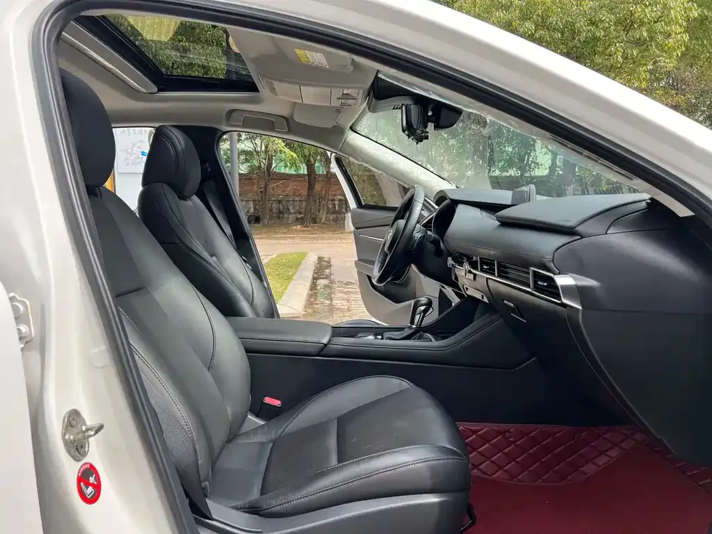 Mazda 3 Axela 2022 из CN, фото 2
