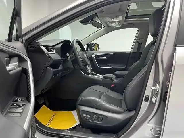Toyota Wildlander 2023 из CN, фото 4
