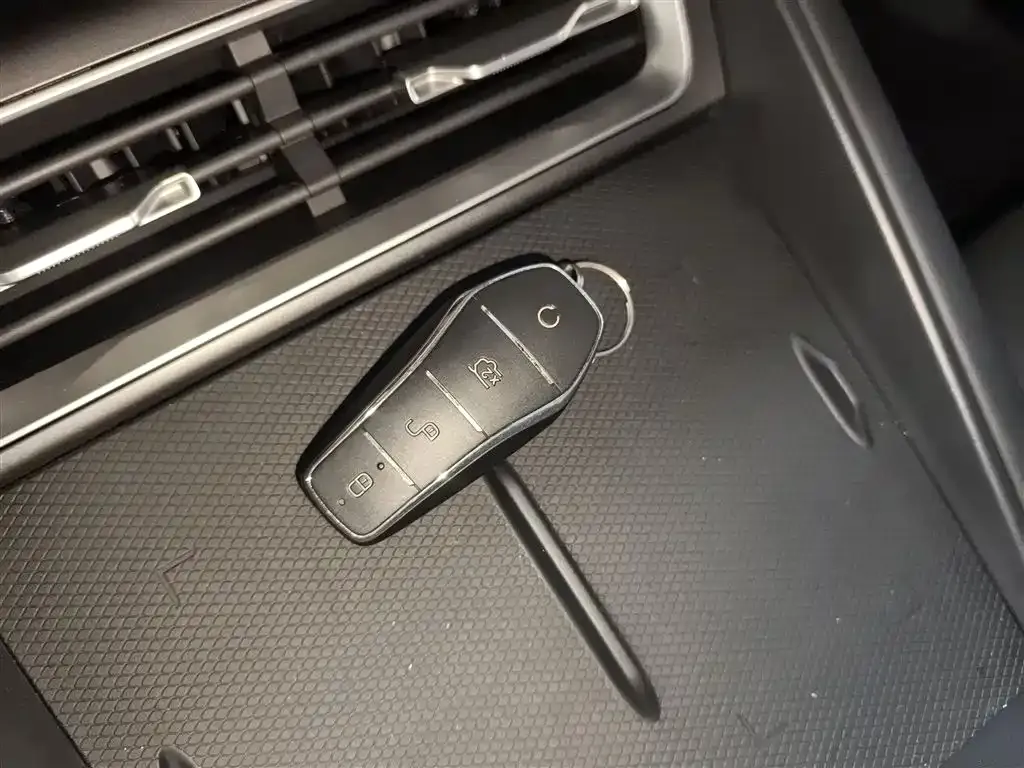 BYD Qin L 2025 из CN, фото 9