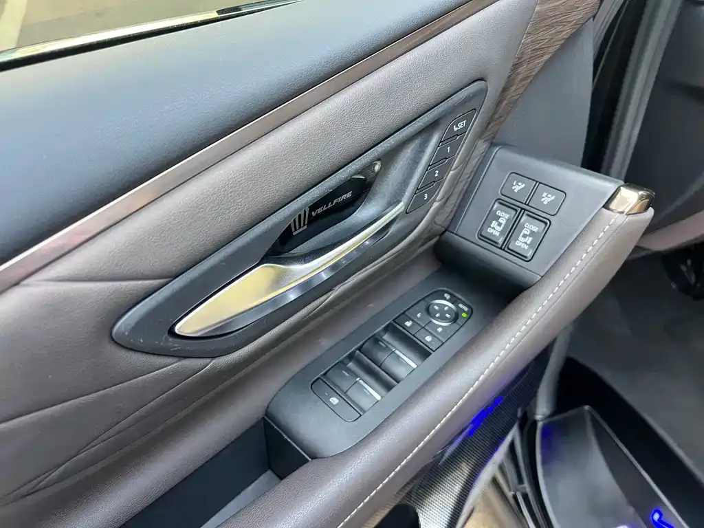 Toyota Vellfire 2024 из CN, фото 5