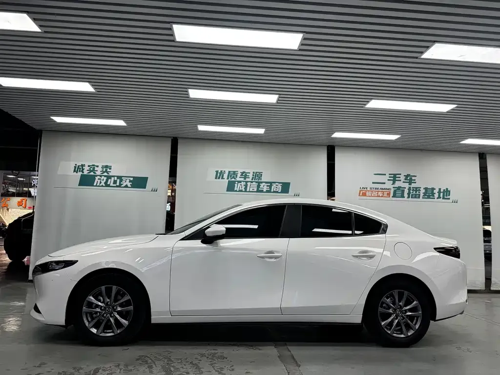 Mazda 3 Axela 2021 из CN, фото 4