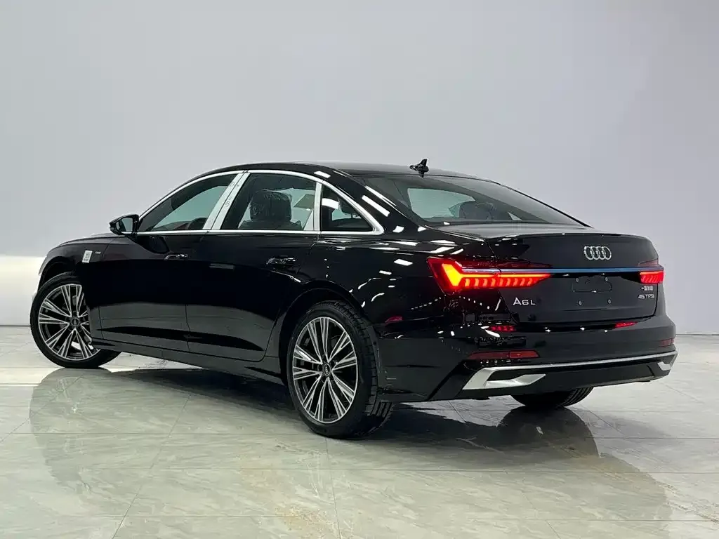 Audi A6L 2025 из CN, фото 5