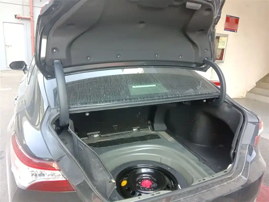Toyota Camry 2021 из CN, фото 9