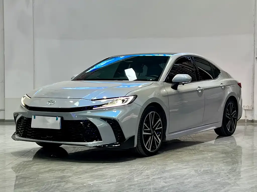 Toyota Camry 2024 из CN, фото 1