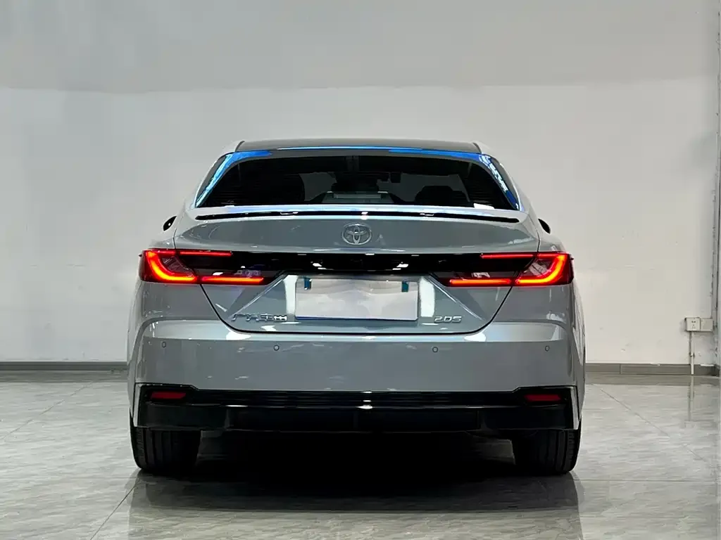 Toyota Camry 2024 из CN, фото 2