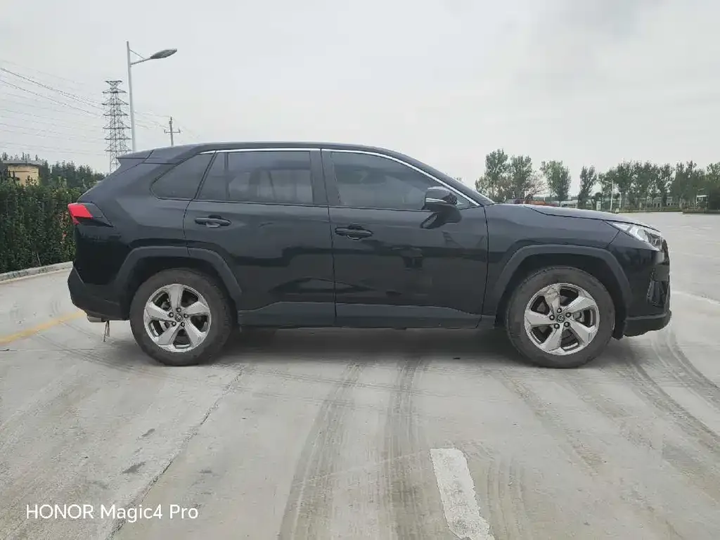 Toyota RAV4 2023 из CN, фото 8