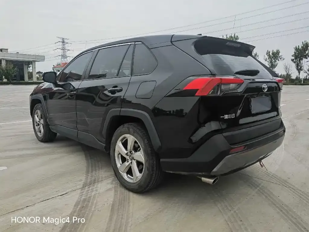 Toyota RAV4 2023 из CN, фото 6