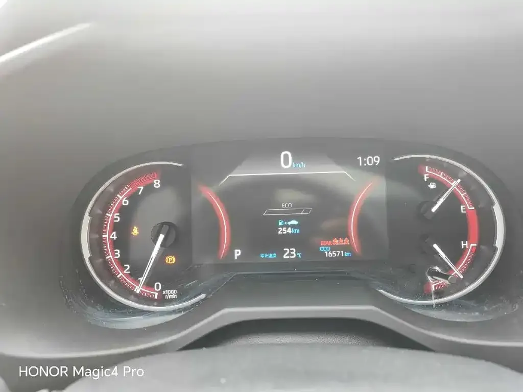 Toyota RAV4 2023 из CN, фото 3