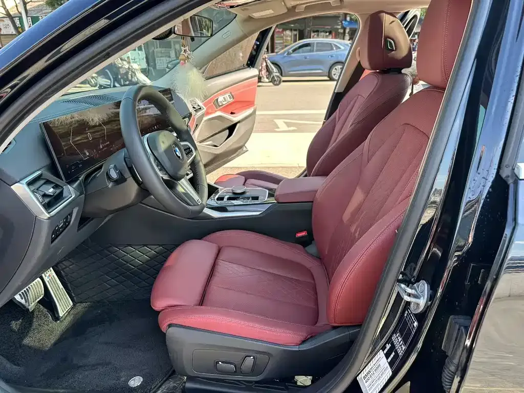 BMW 3 Series 2024 из CN, фото 2