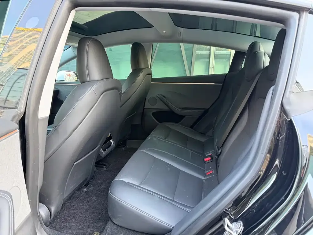 Tesla Model 3 — фото 3