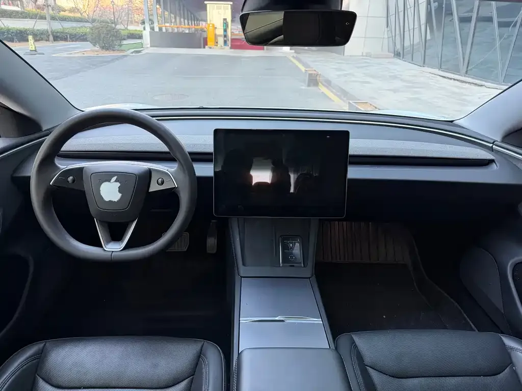 Tesla Model 3 — фото 2