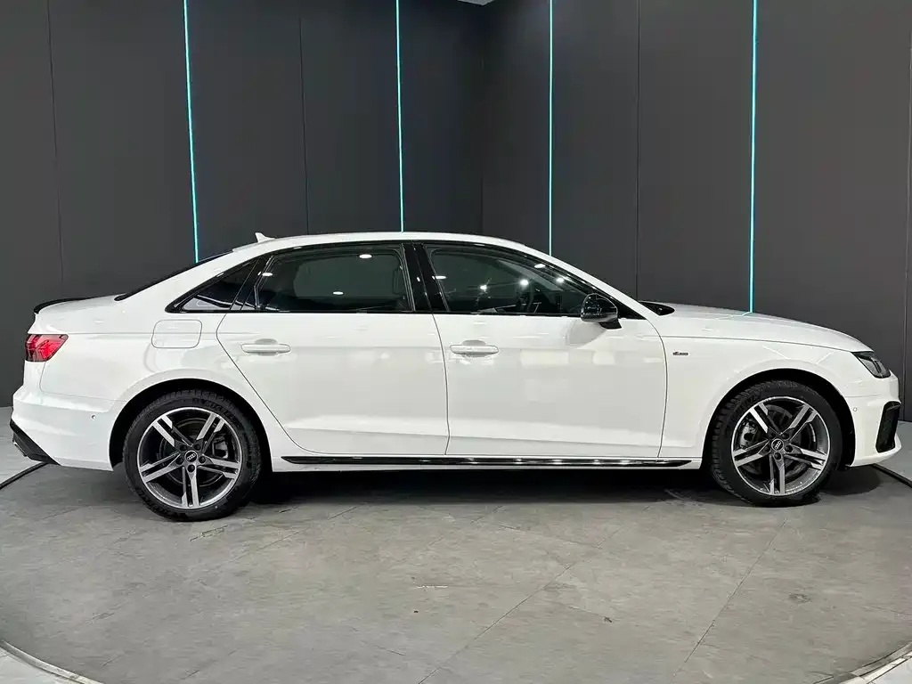 Audi A4L 2023 из CN, фото 7
