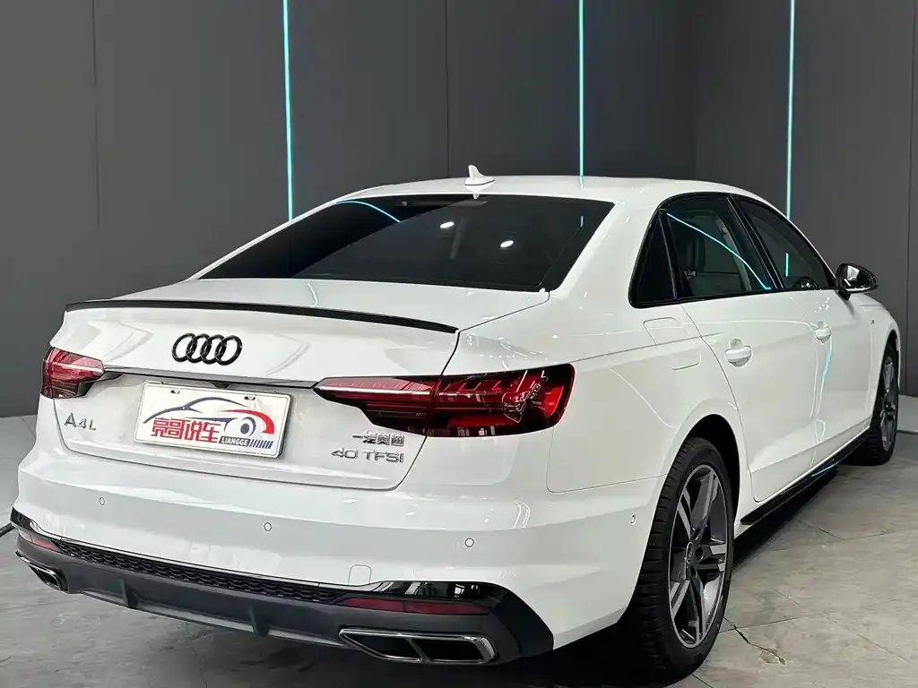 Audi A4L 2023 из CN, фото 9