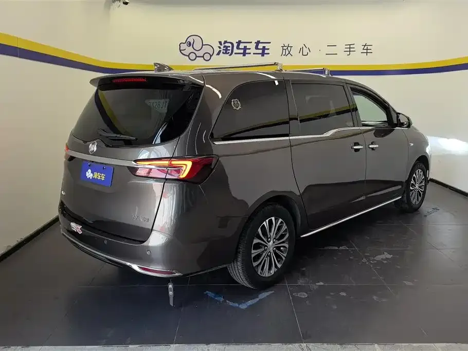 Buick GL8 2023 из CN, фото 3