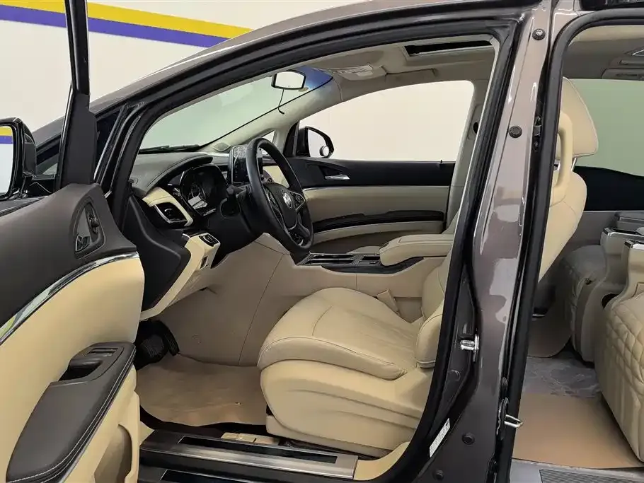 Buick GL8 2023 из CN, фото 9