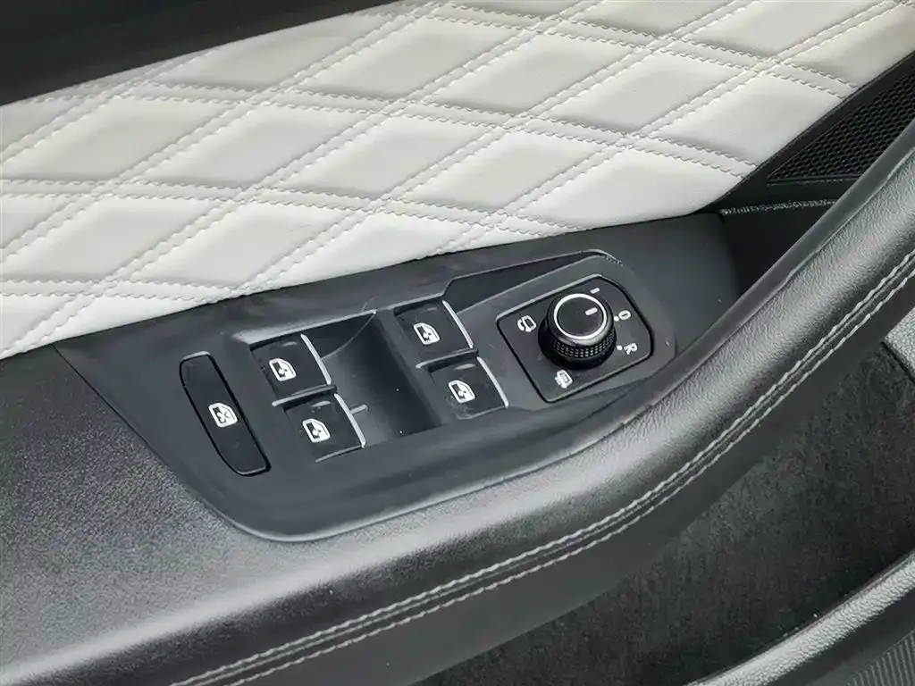 Volkswagen Magotan 2023 из CN, фото 9