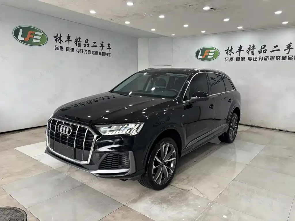 Audi Q7 2024 из CN, фото 1