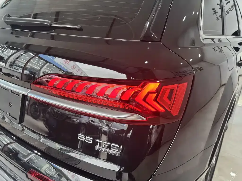 Audi Q7 2024 из CN, фото 6