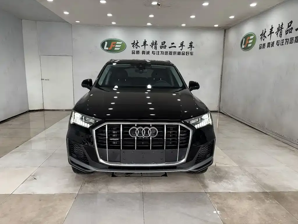 Audi Q7 2024 из CN, фото 4