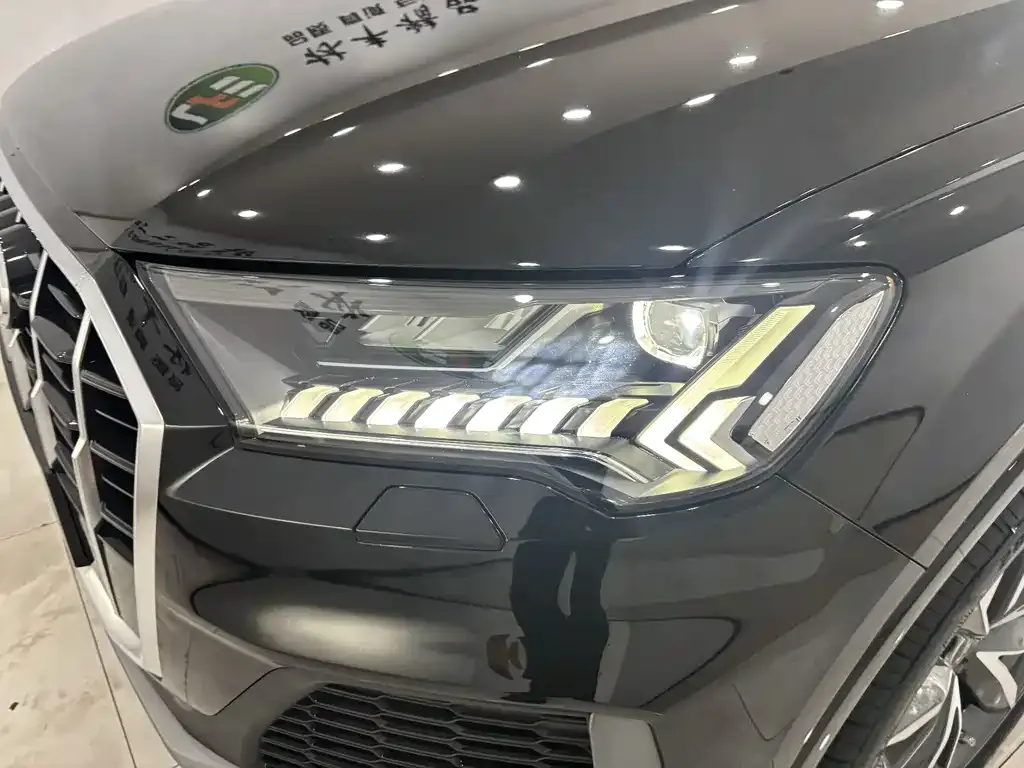 Audi Q7 2024 из CN, фото 5