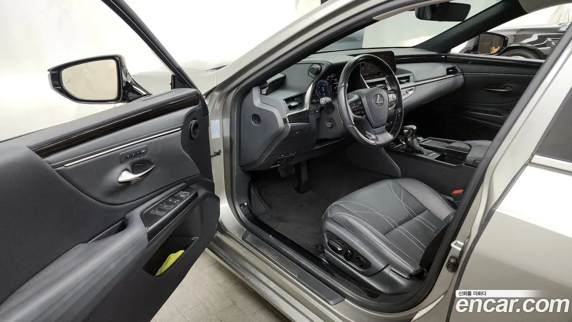 Lexus ES 2021 из KR, фото 10