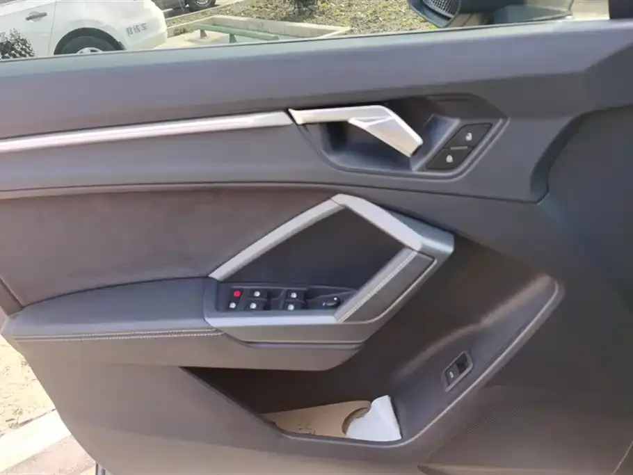 Audi Q3 2024 из CN, фото 4