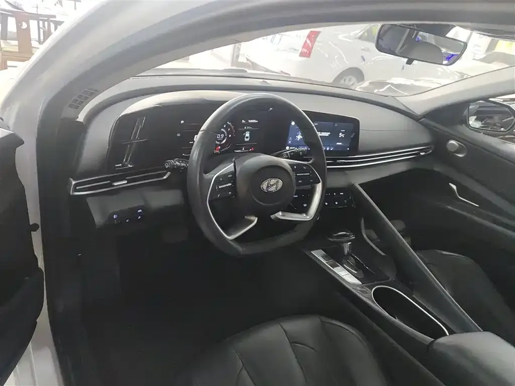 Hyundai Elantra 2022 из CN, фото 2