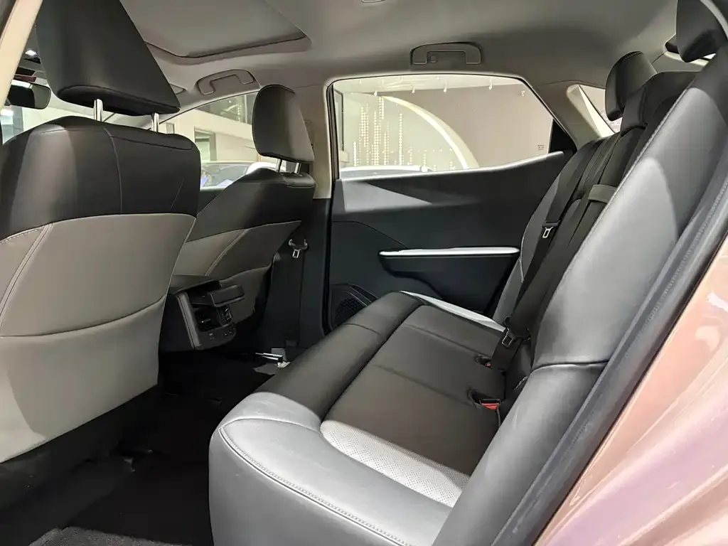 Toyota bZ3 2023 из CN, фото 3